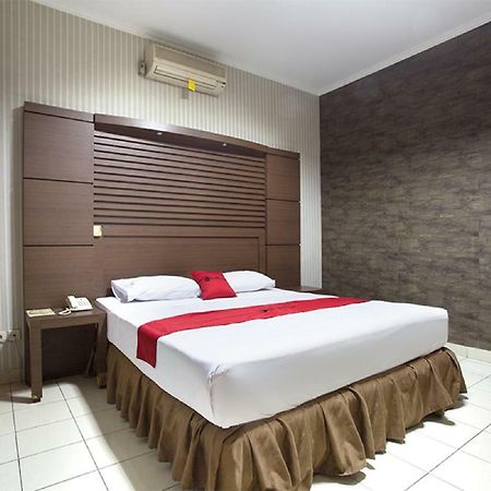 Hotel Reddoorz @ Surapati à Bandung Extérieur photo