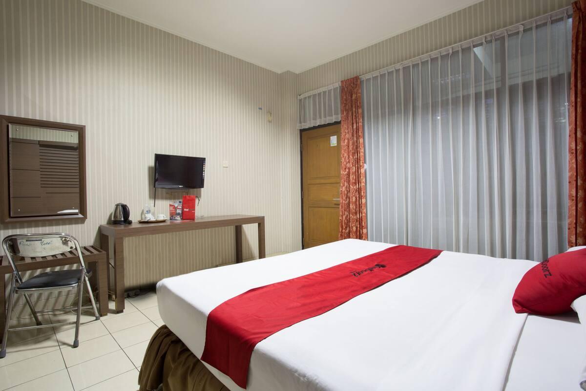 Hotel Reddoorz @ Surapati à Bandung Extérieur photo