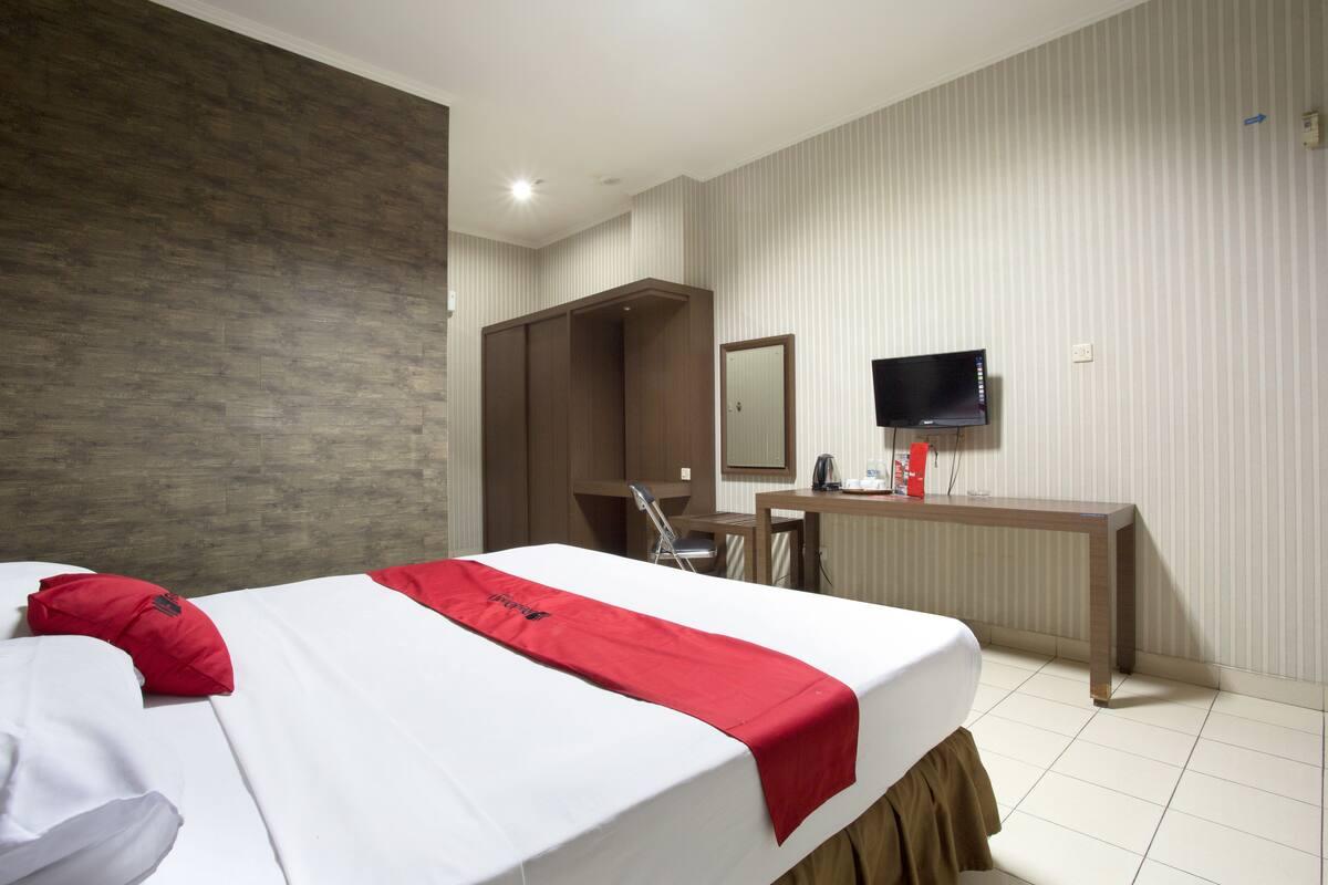 Hotel Reddoorz @ Surapati à Bandung Extérieur photo
