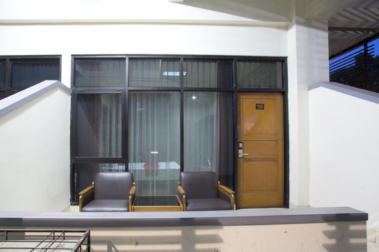 Hotel Reddoorz @ Surapati à Bandung Extérieur photo