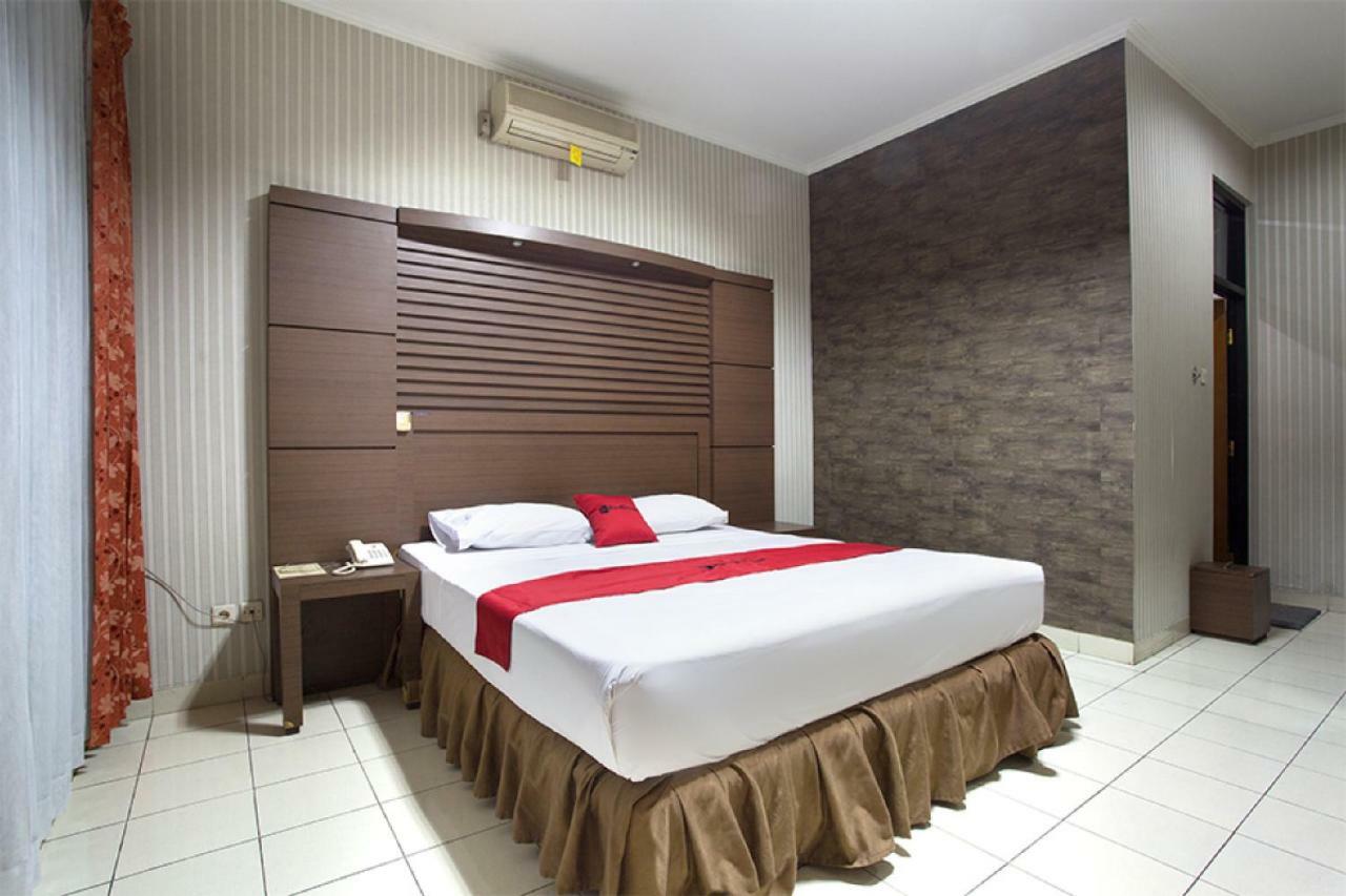 Hotel Reddoorz @ Surapati à Bandung Extérieur photo