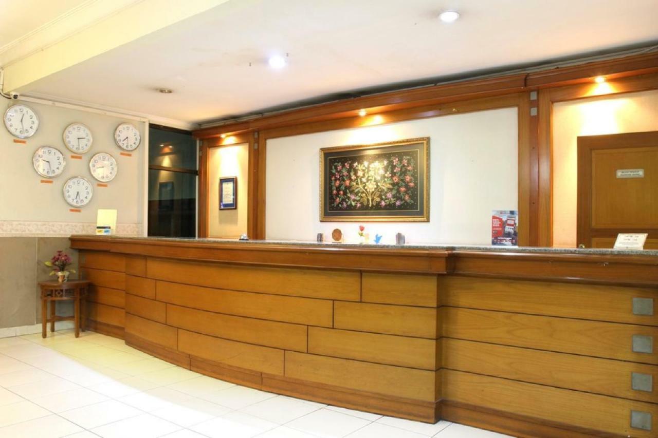 Hotel Reddoorz @ Surapati à Bandung Extérieur photo