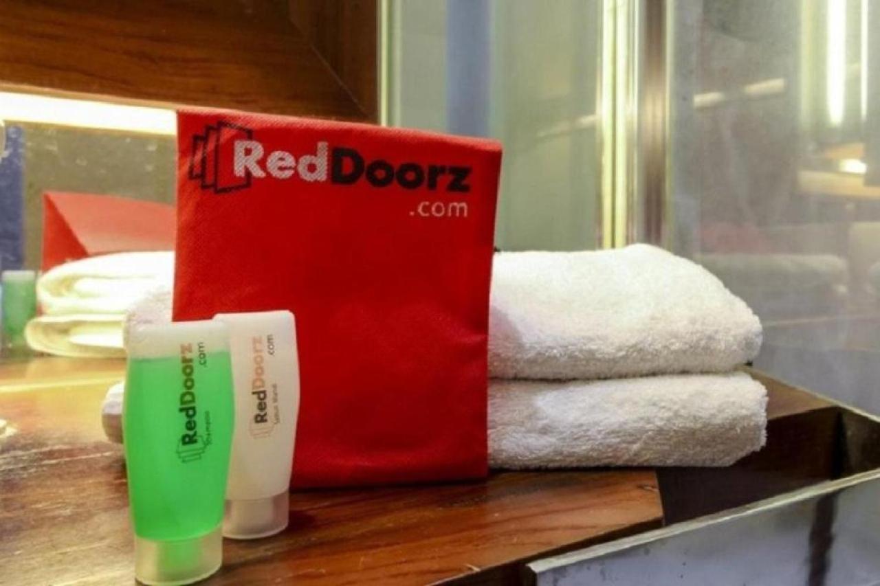 Hotel Reddoorz @ Surapati à Bandung Extérieur photo