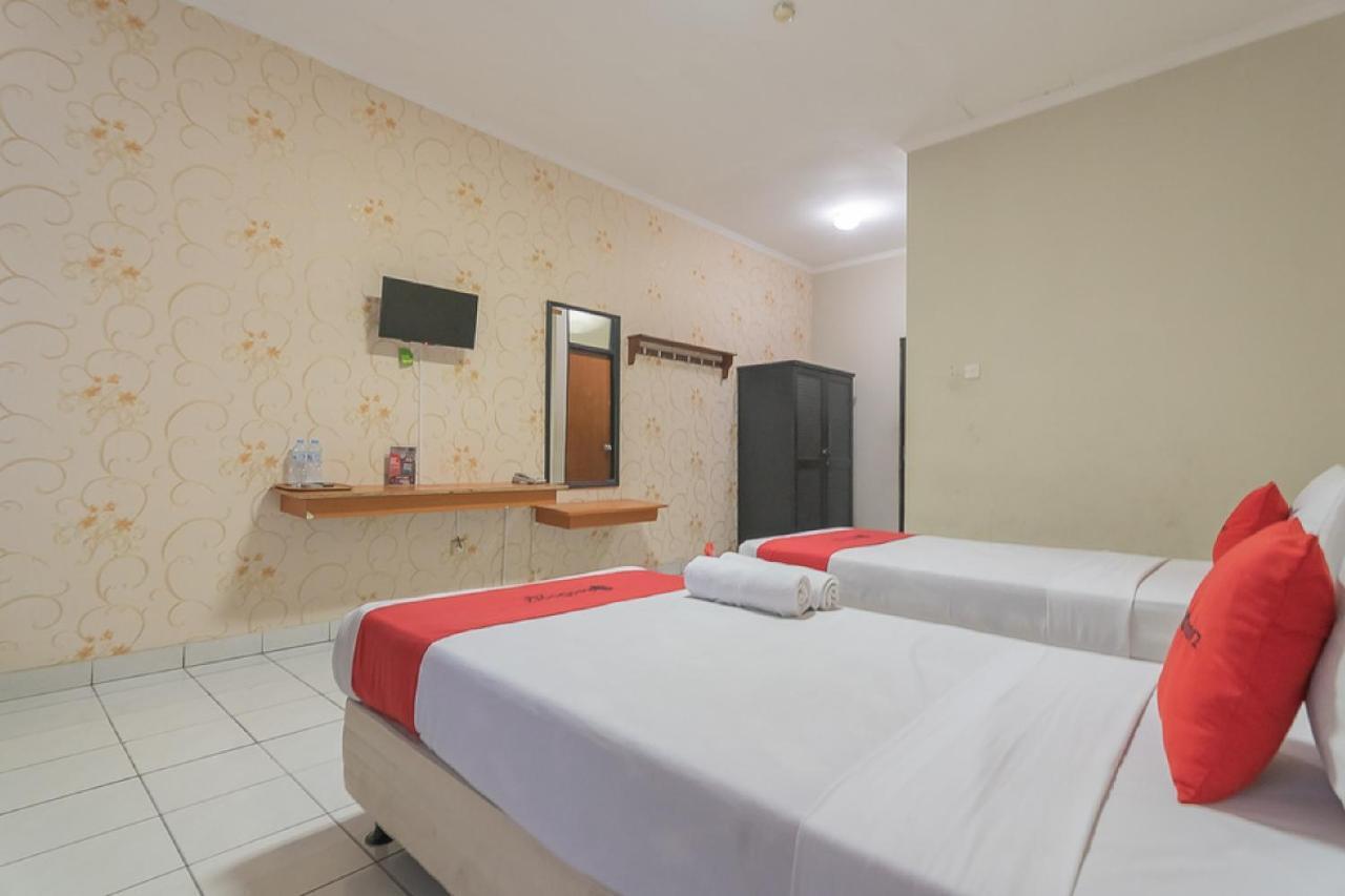 Hotel Reddoorz @ Surapati à Bandung Extérieur photo